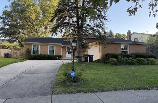 3927 Crestwood Drive Gallery 1