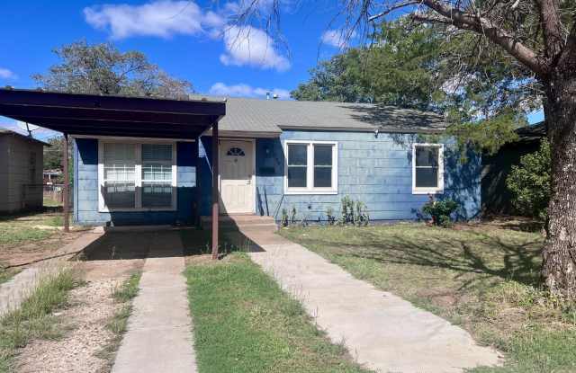 Charming 2 Bedroom with Flex Space Gallery 1