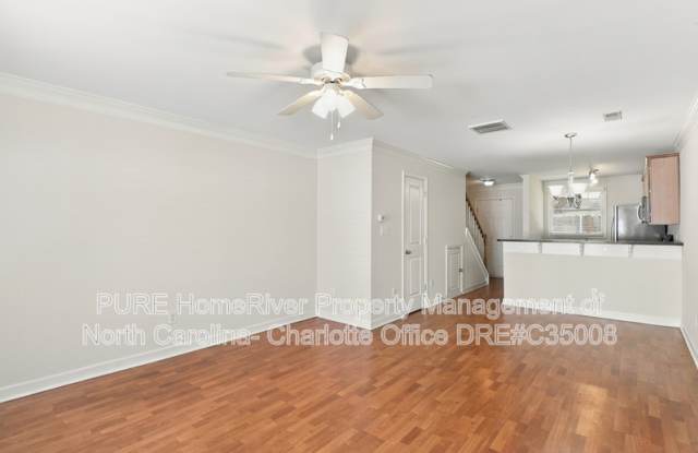 1336 Green Oaks Lane Unit D Gallery 3
