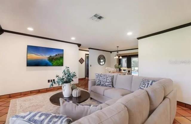 2077 RACIMO Drive Gallery 3