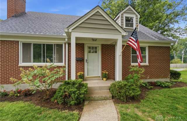 136 E Ridgeway Drive Gallery 4