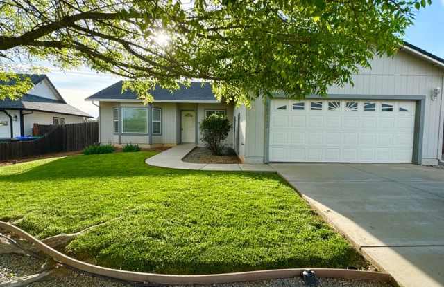 Lovely Home in Cottonwood!! (Lake California/Privately Gated Community) photos photos