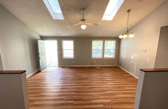 Great location! 4br house w/ parking, large rooms within walking distance to UNC Campus! Gallery 3