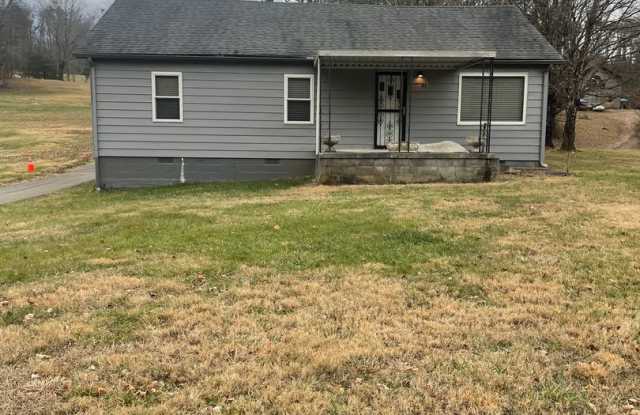 Knoxville 37914 - Adorable 2 bedroom, 1 bath home - Contact Lisa Vineyard and Shannon Russell (865) 216-9334 - 6224 Flint Gap Road, Knox County, TN 37914