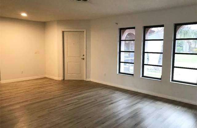 1726 SE 10th Place Gallery 3