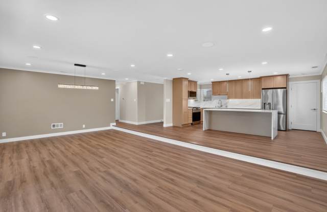 2833 Sandbrook Court Gallery 3