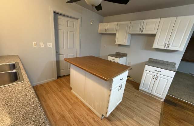 513 Dawn Ave - 513 Dawn Avenue, Danville, IL 61832