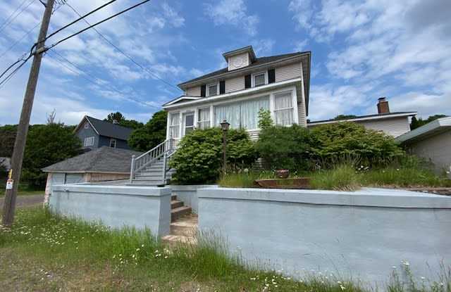 20910 Royce Road Gallery 1