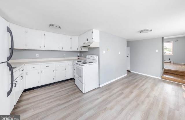 114 E MILLBROOKE Gallery 2