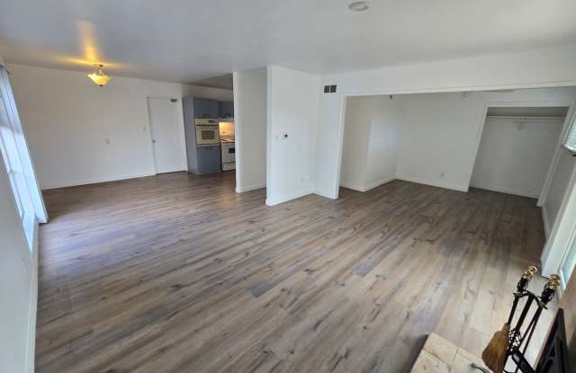 Clairemont 3-Bedroom, 2-Bath--Canyon lot Gallery 3