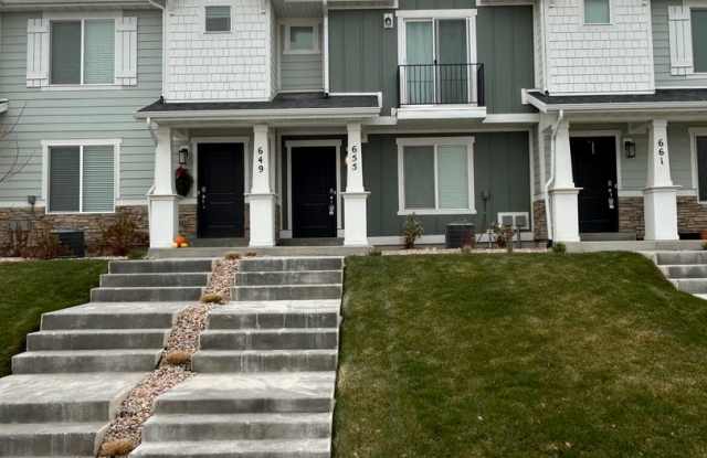 Great Townhome in Cold Spring Ranch - Lehi - 655 North Old Ranch Road, Lehi, UT 84043
