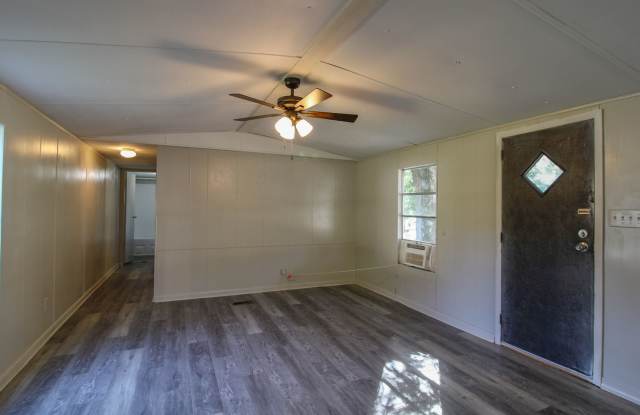 NO SECURITY DEPOSIT! Gallery 3