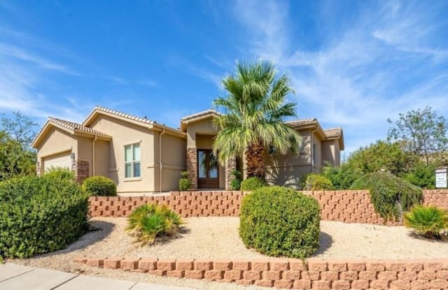 7 N Laquinta #7 - 7 N Laquinta Dr, St. George, UT 84770