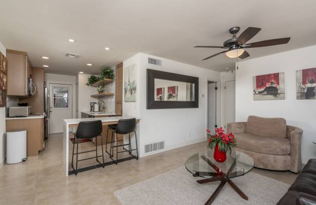 4924 North Woodmere Fairway - 1 photos photos