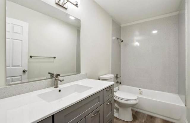 1169 Locust Street photos photos