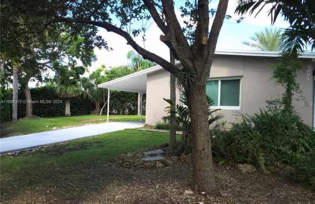 9401 SW 181st Ter - 9401 Southwest 181st Terrace, Palmetto Bay, FL 33157
