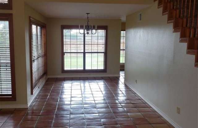 5137 Queens Ct Gallery 2