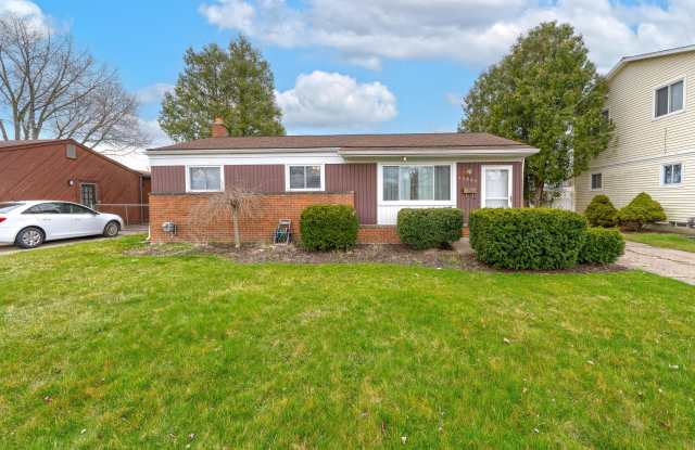 33639 Newport Drive - 33639 Newport Drive, Sterling Heights, MI 48310