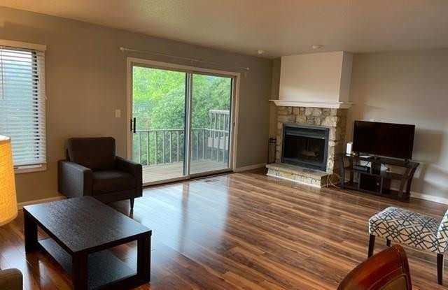 703 Lakeview Estates Gallery 3