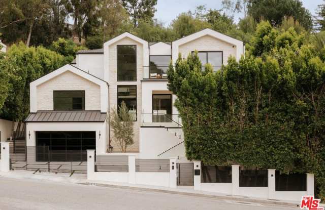 2878 Deep Canyon Dr Gallery 1