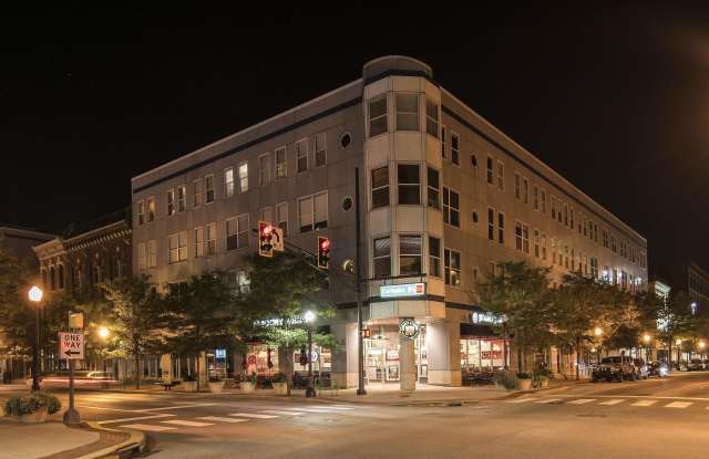 113 W Wayne Street Gallery 3