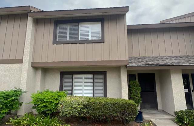 Spacious 3 Bedroom Condo Located Right Outside Disneyland photos photos
