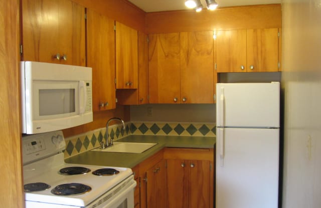 2359 48th Avenue Southwest - 2 - 2359 48th Avenue Southwest, Seattle, WA 98116
