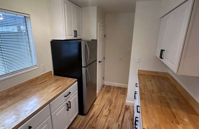 Fully Updated Townhouse in Mid-Town Ft Collins Gallery 3