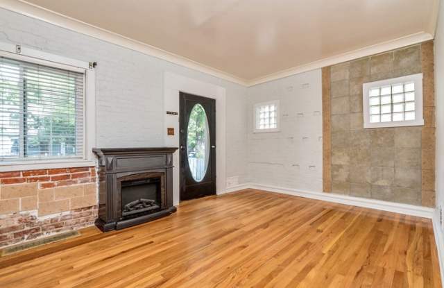 116 West Maple Avenue Gallery 2