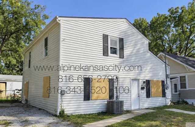 1245 South Liberty Street Gallery 1