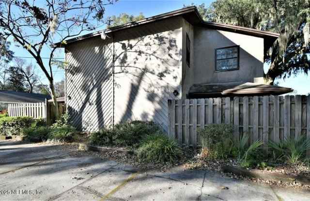 2136 SCHUMACHER Avenue unit: 2 photos photos