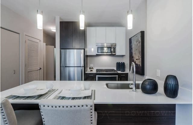 180 N Michigan Ave 911 - 180 N Michigan Ave, Chicago, IL 60601