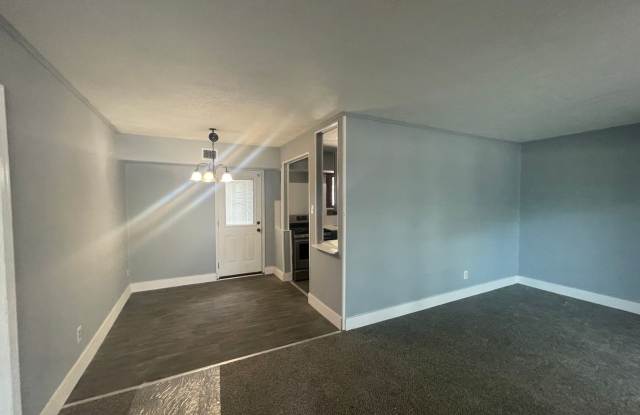 Large 3/2-Sam Houston Subdivision-1/2 month rent off-move in ASAP Gallery 4