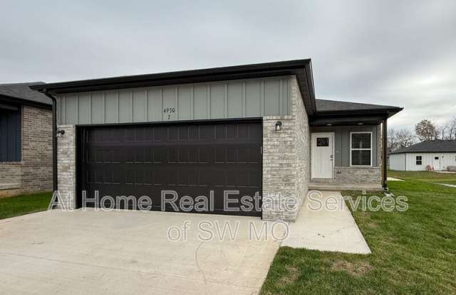 4930-7 W. Minota St. photos photos