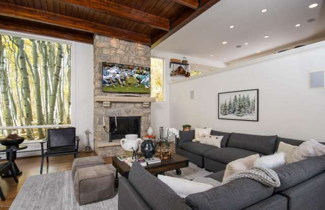 623 Faraway Road Gallery 2