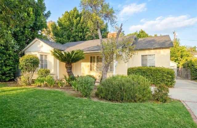 4332 Sunnyslope Avenue - 4332 Sunnyslope Avenue, Los Angeles, CA 91423 4332 Sunnyslope Avenue - 4332 Sunnyslope Avenue, Los Angeles, CA 91423