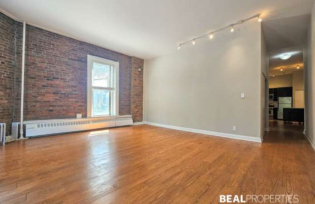 2202 N Clark St Gallery 3