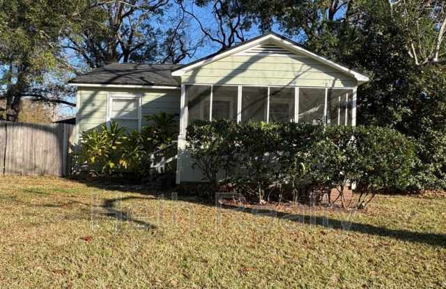 4719 Cresent Street photos photos