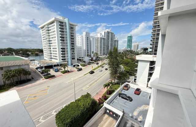 5825 Collins Ave Gallery 4