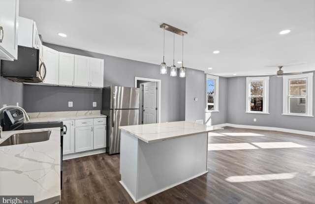 3014 ROYSTON Avenue photos photos