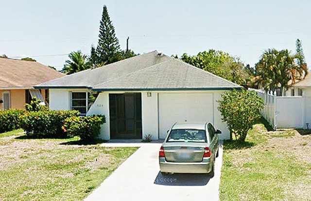 624 104th Ave N - 624 104th Avenue North, Naples Park, FL 34108