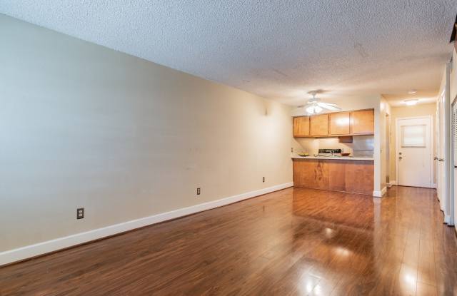 4875 W Mcelroy Ave Gallery 4