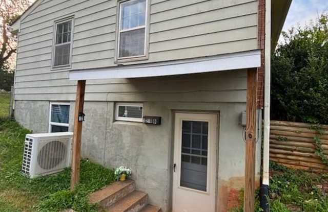 1210 Agnese Street - B Gallery 2