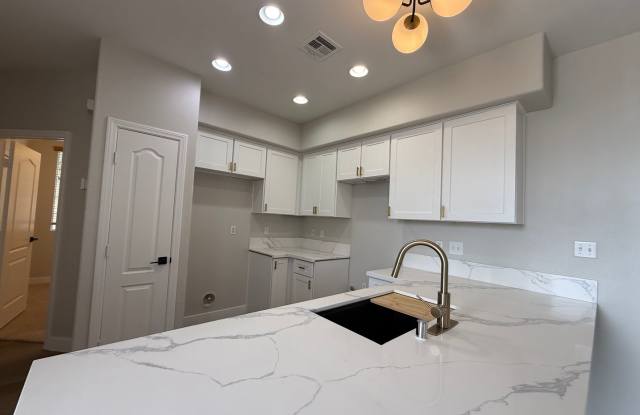 RENOVATED 4BD/2.5BA NEAR LONE MOUNTAIN photos photos
