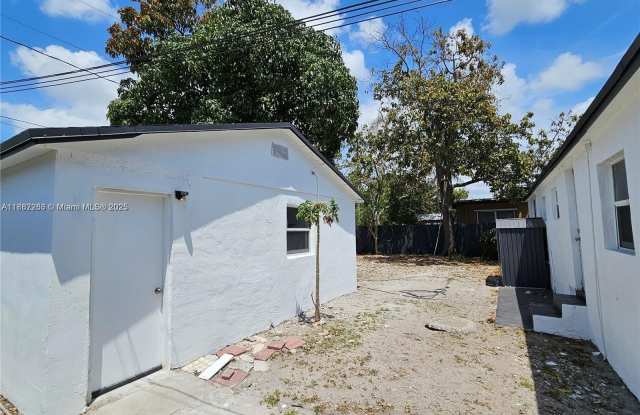 11714 NW 3rd Ave photos photos