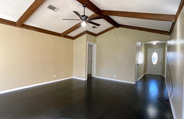 213 Old Oak Gallery 4