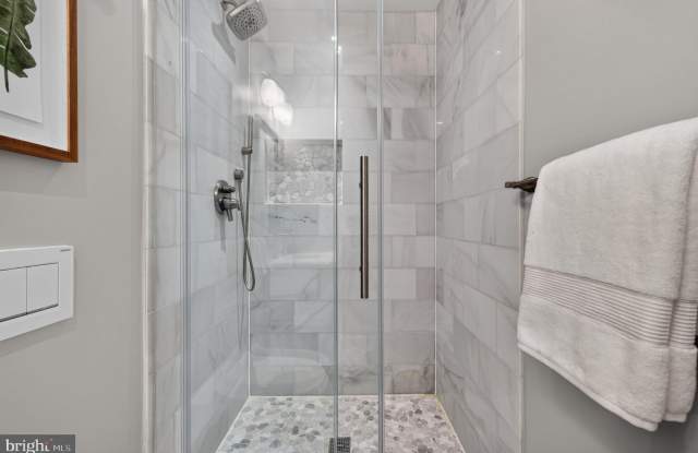 7055 HUNTLEY RUN Place Gallery 2