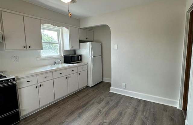 268 Harrington Avenue Gallery 4