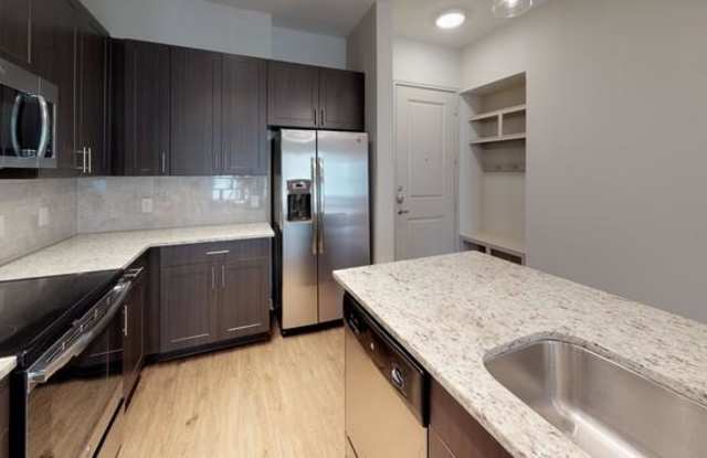 4710 N Loop 1604 E photos photos
