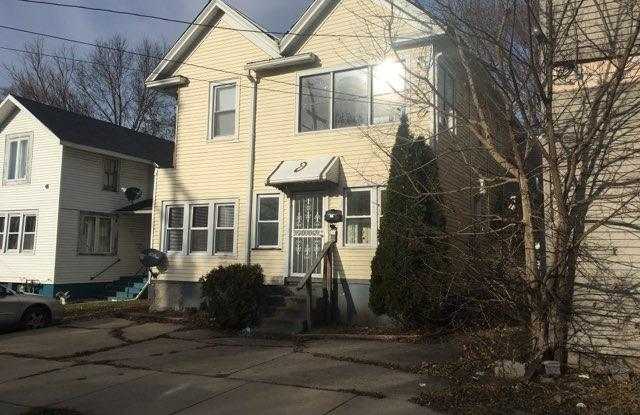 805 Cunningham - 1 - 805 Cunningham St, Rockford, IL 61102